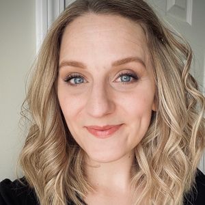 Meet your Posher, Abigail